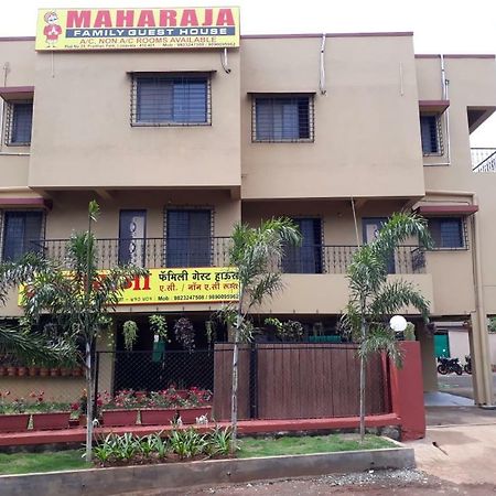 Maharaja Family Guest House Лонавала Екстериор снимка
