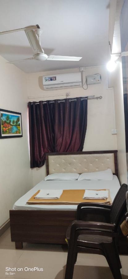 Maharaja Family Guest House Лонавала Екстериор снимка